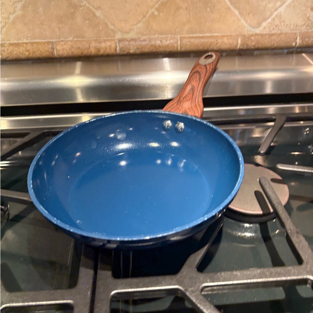 Blue Enameled Non-Stick Skillet for Kitchen - Picture 2 of 4